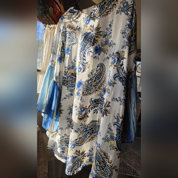 Blue and Yellow Floral Kimono - Picture 4 of 4